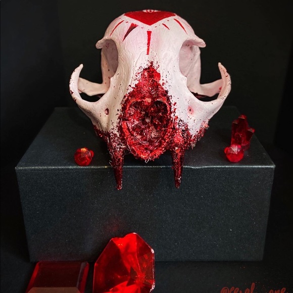 Bloody Ruby Red Valentine Skull - Picture 1 of 4